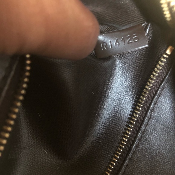 SOLD!!! Louis Vuitton toiletry Damier Ebene bag - Picture 3 of 16